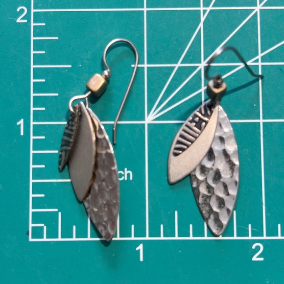 Dangle Earrings Vintage Mixed Metal Hammered Leaf Boho Artisan Two Tone Drop - Picture 4 of 5